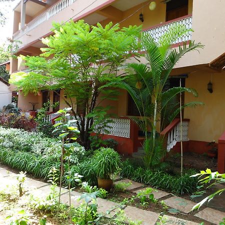 Pinto Guest House Кандолим Екстериор снимка