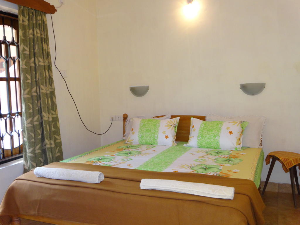 Pinto Guest House Кандолим Стая снимка
