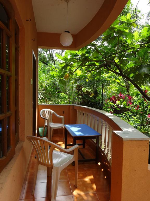 Pinto Guest House Кандолим Стая снимка