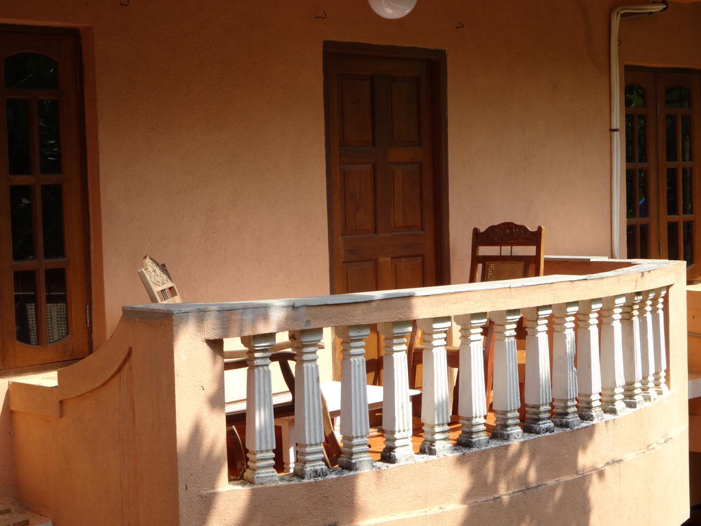 Pinto Guest House Кандолим Стая снимка