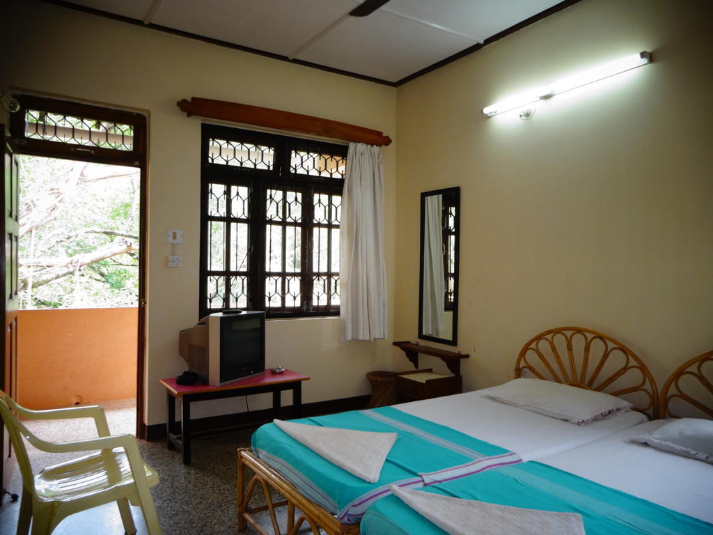 Pinto Guest House Кандолим Стая снимка