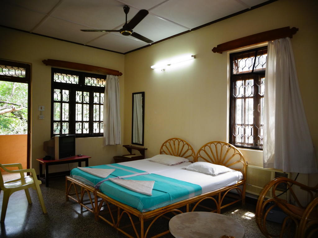 Pinto Guest House Кандолим Стая снимка