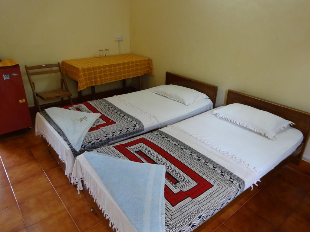 Pinto Guest House Кандолим Стая снимка